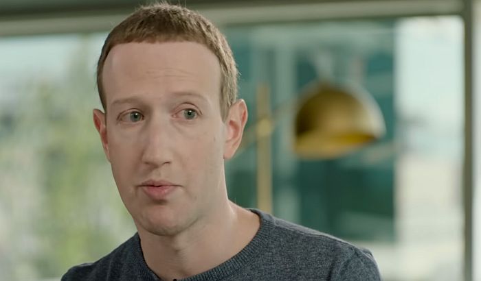 Deoničari Fejsbuka traže smenu Marka Zakerberga