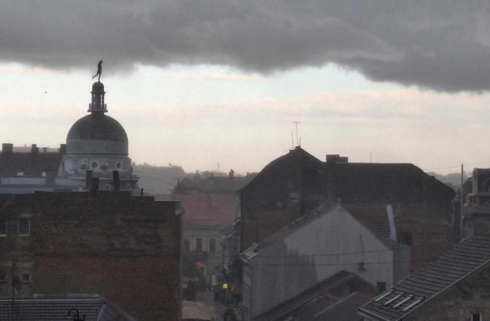 VIDEO: Nevreme u Novom Sadu, grad i oluja u Bačkoj Palanci