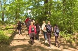Humanitarna šetnja na Fruškoj gori: Rotarakt prikuplja pomoć za udruženje 