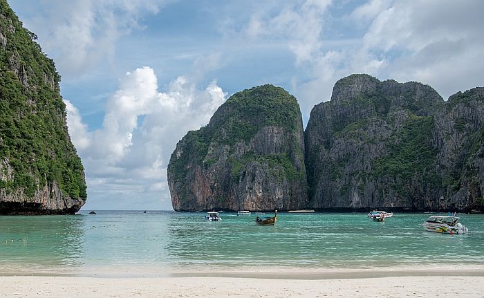 Tajland zatvara najpoznatiju plažu zbog previše posetilaca