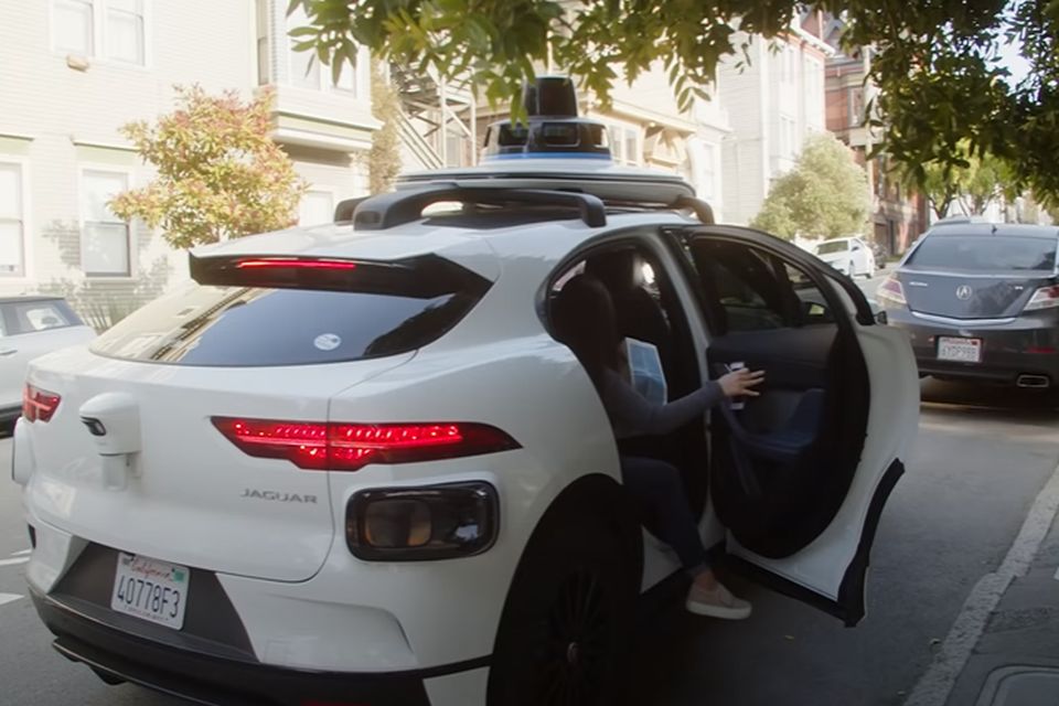 VIDEO: Autonomni taksi u San Francisku počeo da prima "test-putnike"