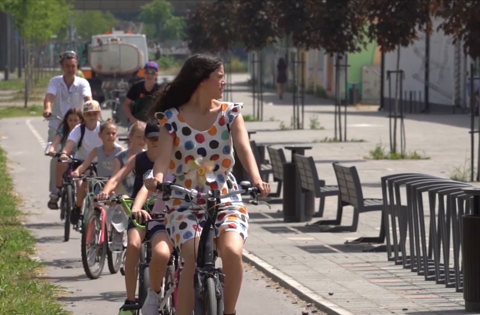 VIDEO: Gde je mesto biciklistima u gradu?