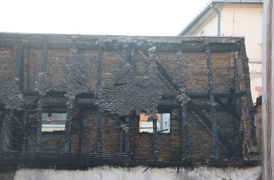 FOTO: Gorela napuštena kuća u Jovana Subotića