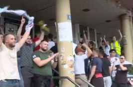 Policija se povukla, studenti ušli na Univerzitet u Novom Pazaru 