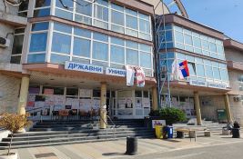 Uprava univerziteta u Novom Pazaru: Zaposleni ušli zbog opasnosti od požara i pripreme za novu godinu