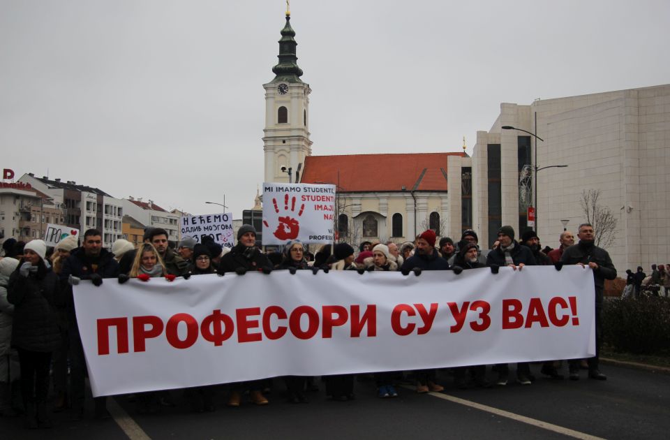 "Pokušaj stvaranja Ćacilenda u školama": Upozorili na organizaciju koja se predstavlja kao sindikat