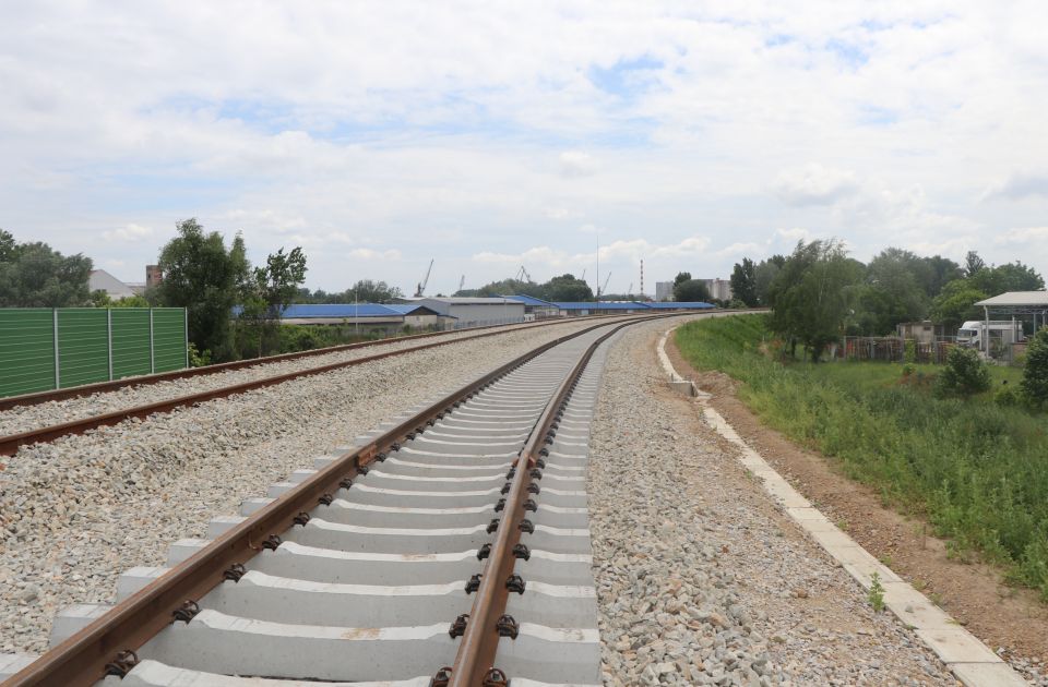 Na pruzi Novi Sad-Subotica bez struje pet objekata, isto čeka još 16: Moglo bi da odloži radove