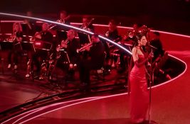 FOTO: Dua Lipa dobila kosovsko državljanstvo