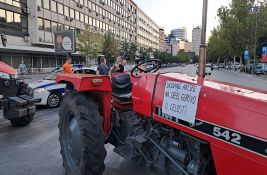 Poljoprivrednici poručuju da na sastanku ništa ključno nije dogovoreno, blokade se nastavljaju