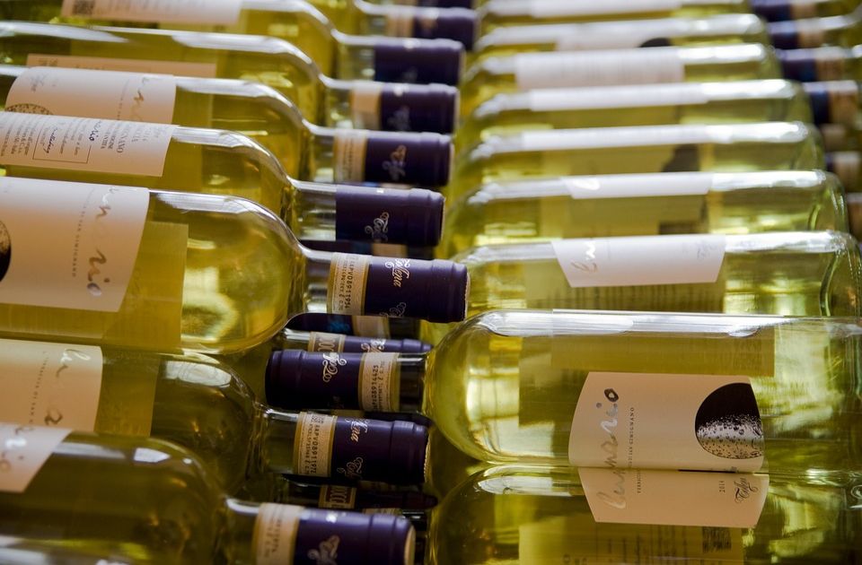 U nedostatku frižidera ili podruma vino se može čuvati i ispod kreveta