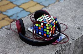 Dizer počinje da obeležava albume sa pesmama generisanim pomoću veštačke inteligencije