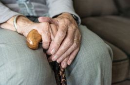 Najizloženiji siromaštvu stariji od 65 godina koji žive sami