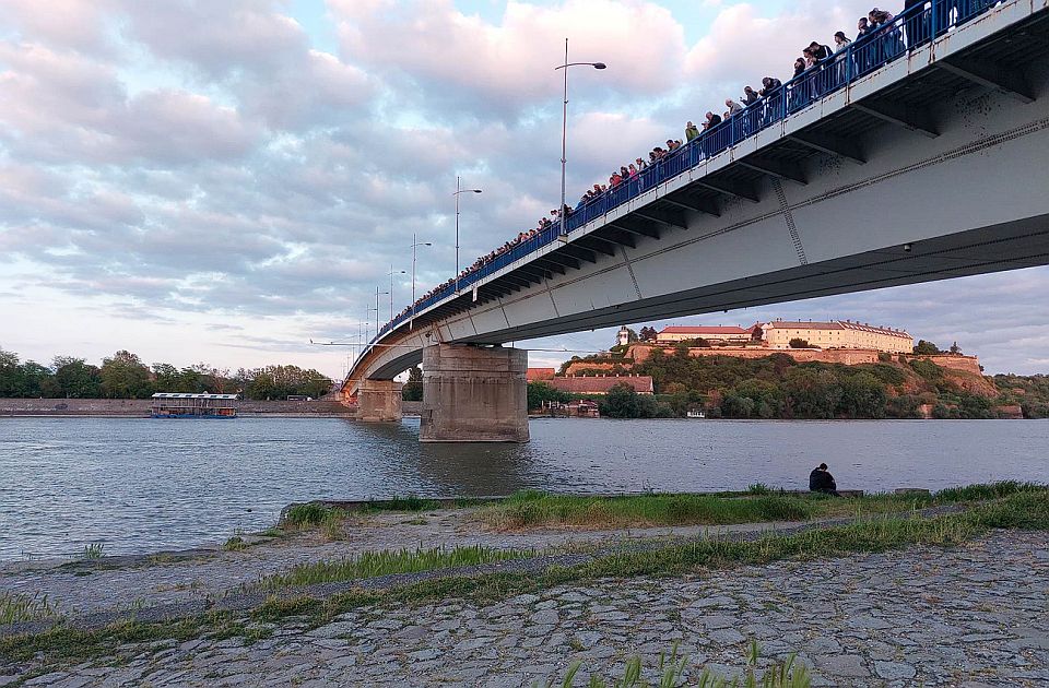 Obeležavanje godišnjice masovnih ubistava i u Novom Sadu: Nasilje u društvu nije obuzdano