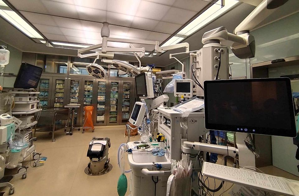 Operacija pomoću robota asistenta: U Beču već praksa, u Srbiji se radi na nabavci aparata