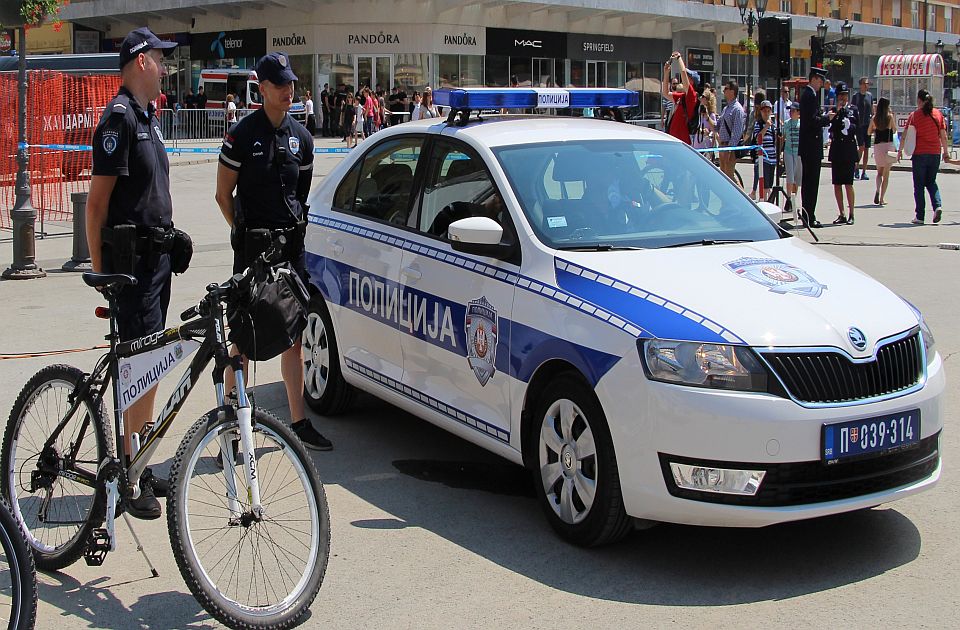 Saobraćajna policija kažnjava bicikliste u centru Novog Sada
