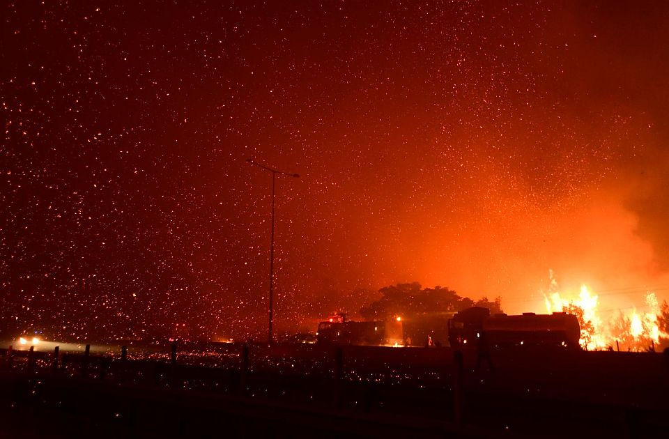 Više hiljada ljudi evakuisano u Grčkoj zbog požara