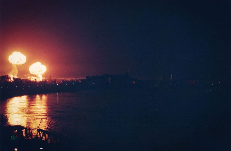 FOTO, VIDEO Svedočenje Novosađanina: Radnici Rafinerije su 1999. sprečili ekološku katastrofu