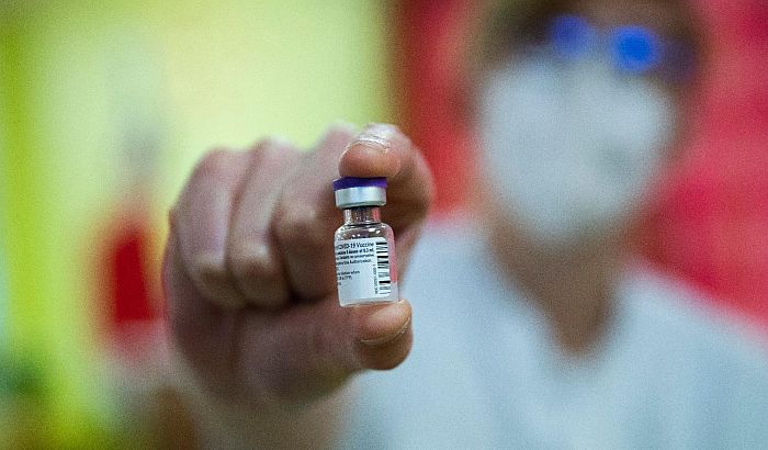Bajontek i Fajzer: Nema dokaza da druga doza može da se da kasnije