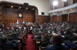 Poslanici podržali predlog da se menja Ustav Srbije
