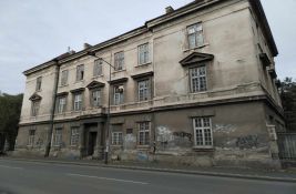 Uskoro obnova zapuštene fasade kasarne u Vojvode Bojovića - spremljeno 12 miliona za radove