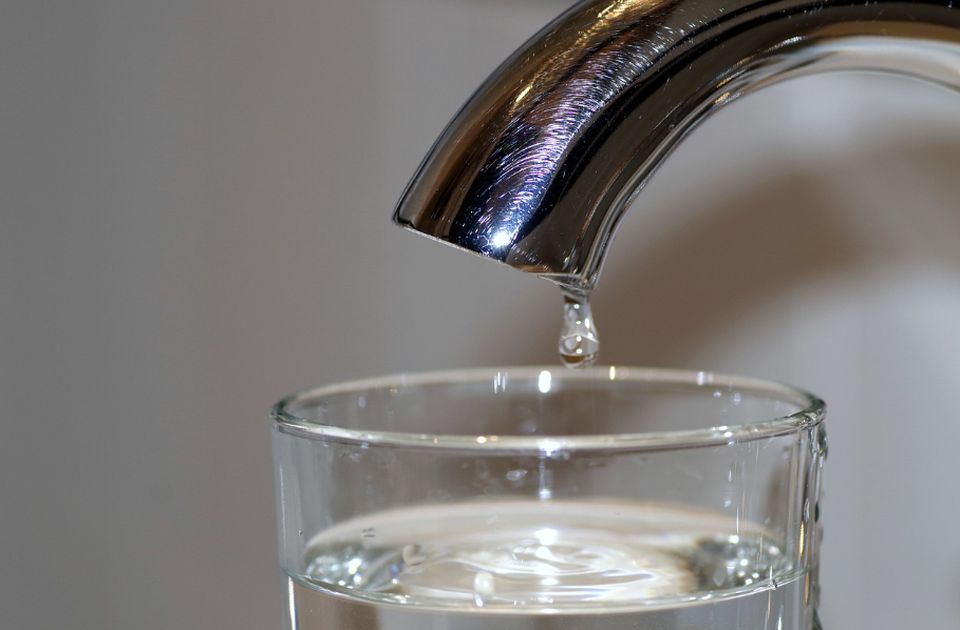 Studija u SAD-u: Čak 45 odsto vode iz slavina je kontaminirano 