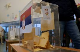 Šta Vučićeva ostavka menja u predizbornoj trci?