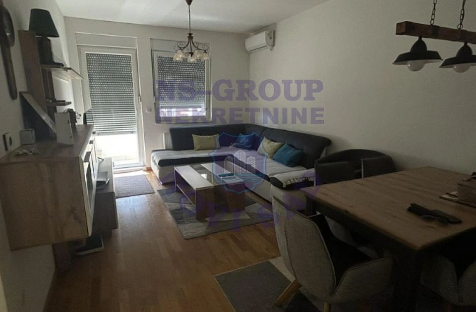 FOTO Šta se prodaje u Novom Sadu: Od stana do garaže