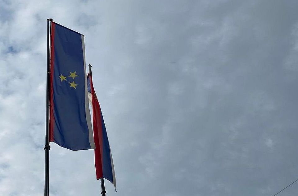 Godinu dana od usvajanja Deklaracije o Vojvodini - najavljeno da će pred poslanike, ali ništa od toga