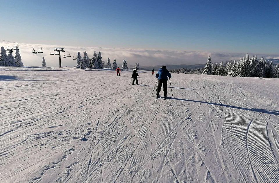 Novosadski Univerzitet spremio 40 miliona za zimovanje najboljih studenata na Kopaoniku