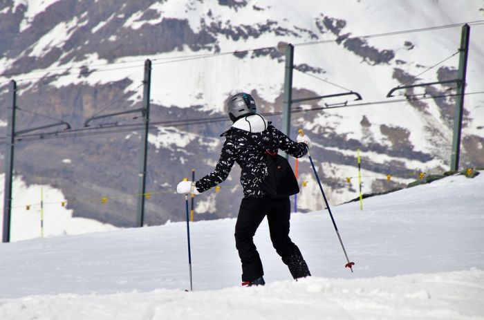 Stotine Britanaca pobegle iz karantina u švajcarskom skijalištu