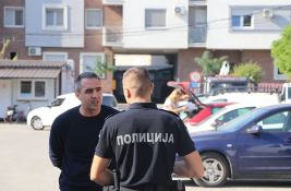FOTO, VIDEO: Kolima blokirao ulaz u 