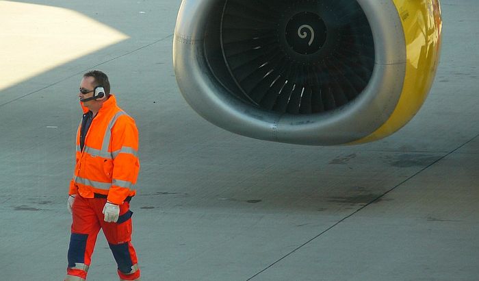 Avion sleteo samo sa jednim motorom