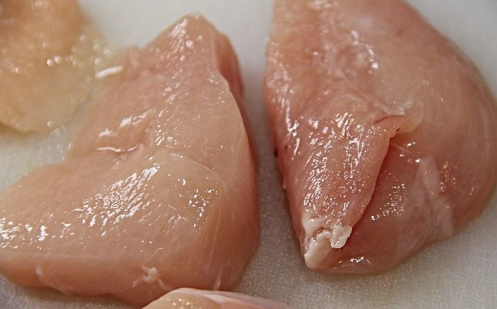 Singapur odobrio prodaju piletine uzgojene u laboratoriji