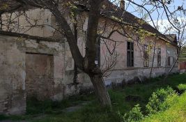 FOTO: Propada rodna kuća Isidore Sekulić u Mošorinu, Mirović ide u obilazak