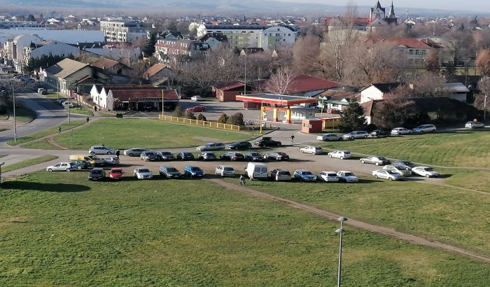 FOTO: Stubićima protiv parkiranja na zelenoj površini između Limana i Telepa