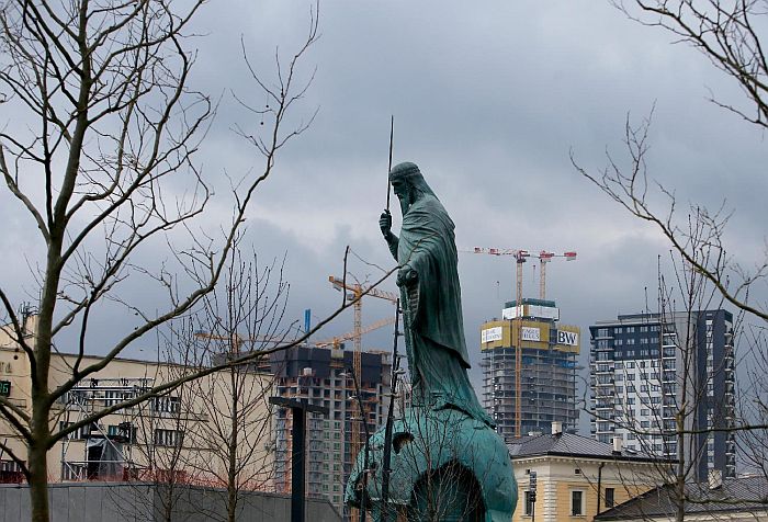 VIDEO: Protest ispred Filozofskog fakulteta zbog postavljanja spomenika Stefanu Nemanji