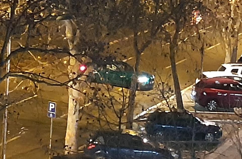 VIDEO: Jutjuber priveden nakon udesa u Novom Sadu, slupao BMW i oštetio nekoliko vozila