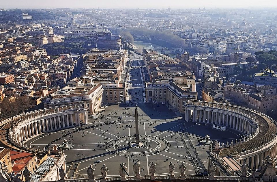 Vatikan neće učestvovati u Trampovom Odboru za mir