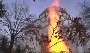 Tradicionalno paljenje badnjaka ispred Hrama Svetog Save u Beogradu