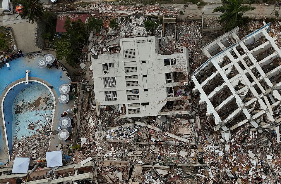 Muškarac izvučen živ iz ruševina osam dana nakon zemljotresa u Venecueli 