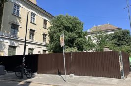 Vojska radi u Novom Sadu: Sanacija ograde koja se već dugo raspadala