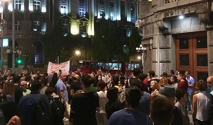 Protest "Koliko vredi život u Srbiji" zbog smrti radnika na gradilištu