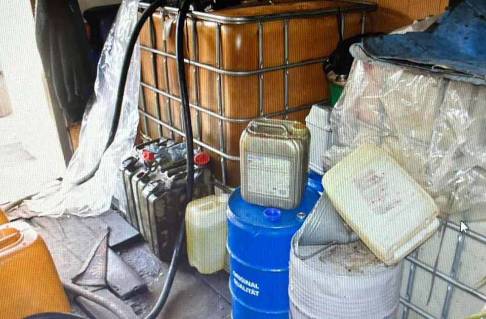 Žena iz Aranđelovca skladištila 920 litara nafte, pa uhapšena