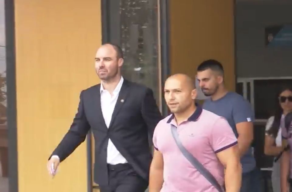 Inspektor Milenković uočio tajnu pratnju u blizni kuće i savladao ih: U pitanju pripadnici BIA