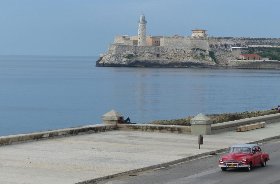 Er Frans suspenduje letove ka Kubi: Nema goriva u ovoj zemlji