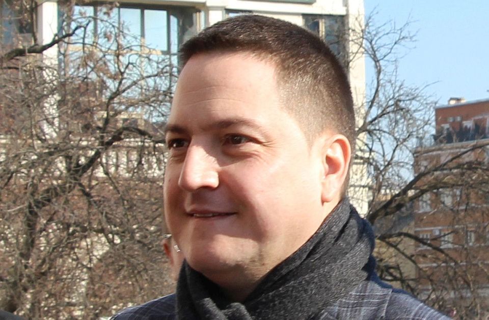 Ružić: Batinaši krstare lokalnim sredinama, a Vučić kaže da živimo u normalnom društvu