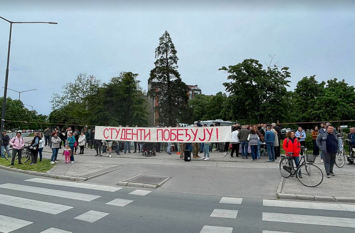 VIDEO: Tuča sa naprednjacima na Detelinari