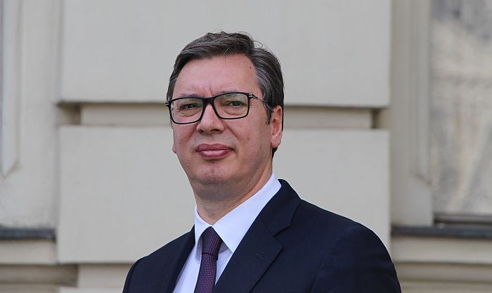 Vučić: Sa dve prosečne plate može da se živi pristojno, mladi da se skoncentrišu na ostanak u Srbiji