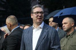 Kurir tvrdi da Vučićeve fotografije iz 