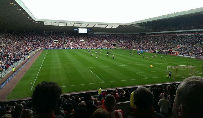 Do 10.000 navijača moglo bi da se vrati na engleske stadione sredinom maja